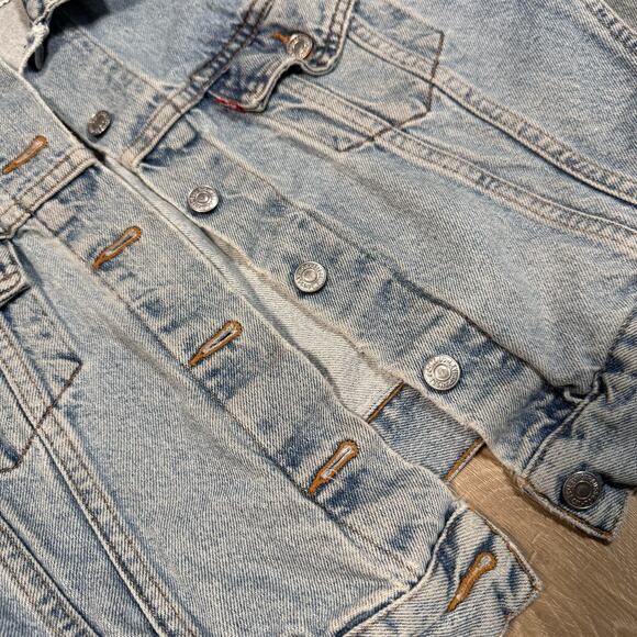 Vintage Levi's denim jacket womens small blue cropped trucker 90s - Picture 4 of 11